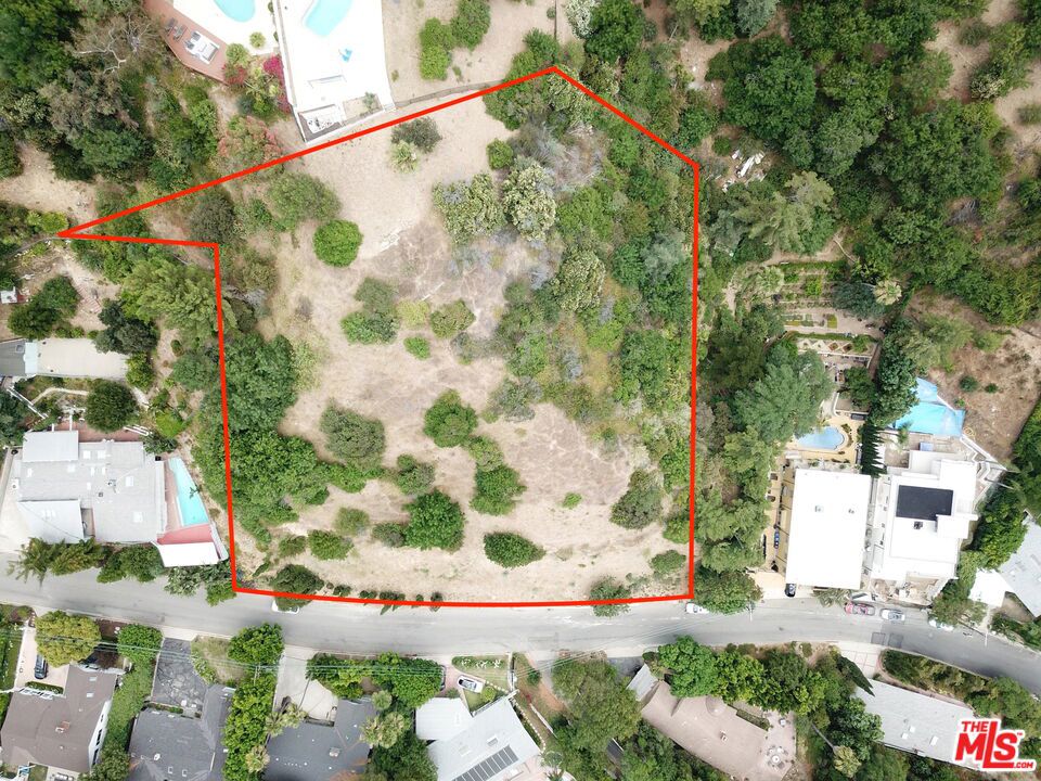 2130 Roscomare Road