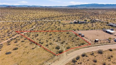 Photo of 0 Lynwood Drive, Joshua Tree, CA 92252 (MLS # ND26038014)