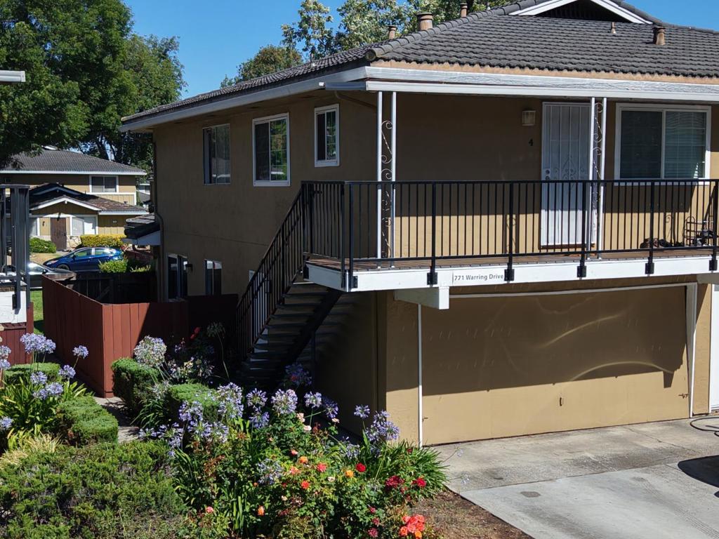 771 Warring Drive