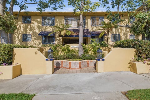 Photo of 1615 N Laurel Avenue #214, Hollywood, CA 90046 (MLS # GD26173116)
