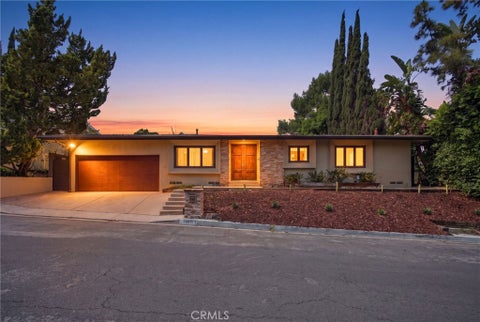 Photo of 3507 Scadlock LN, Sherman Oaks, CA 91403 (MLS # SR26202552)