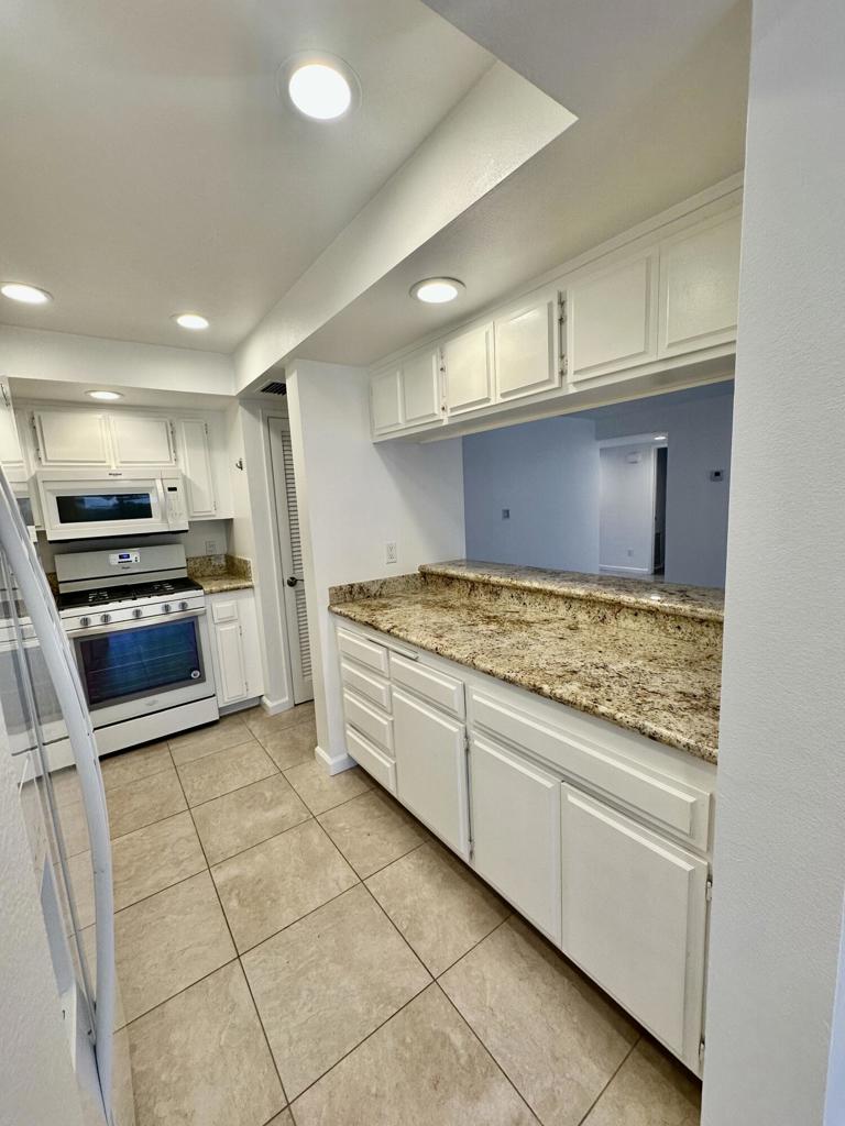 1150 E Palm Canyon Drive 60