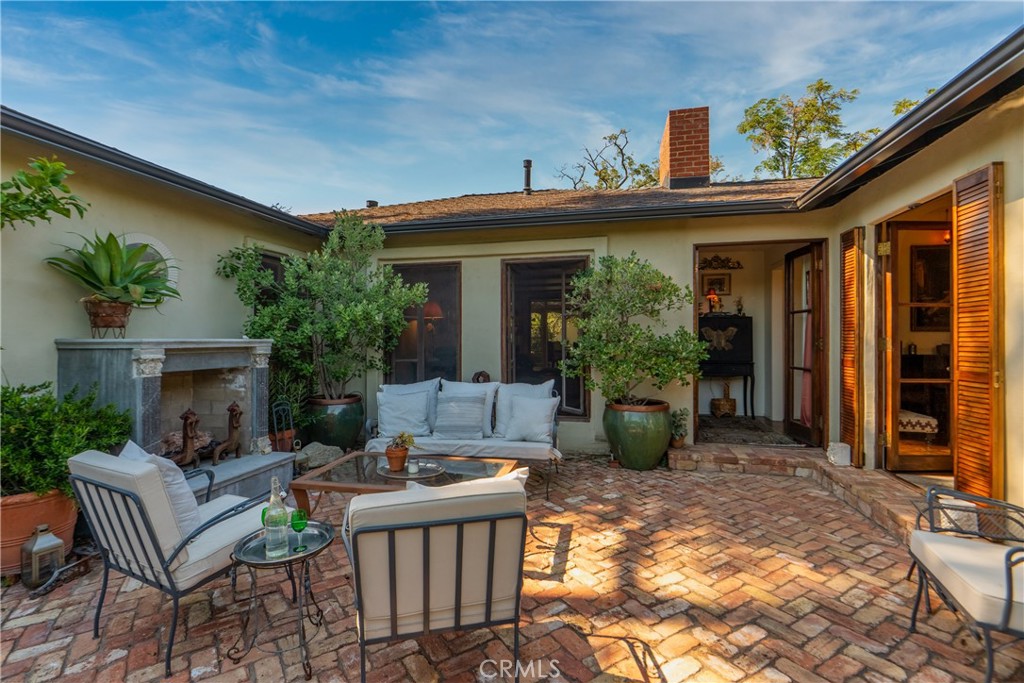761 -759 W 11th