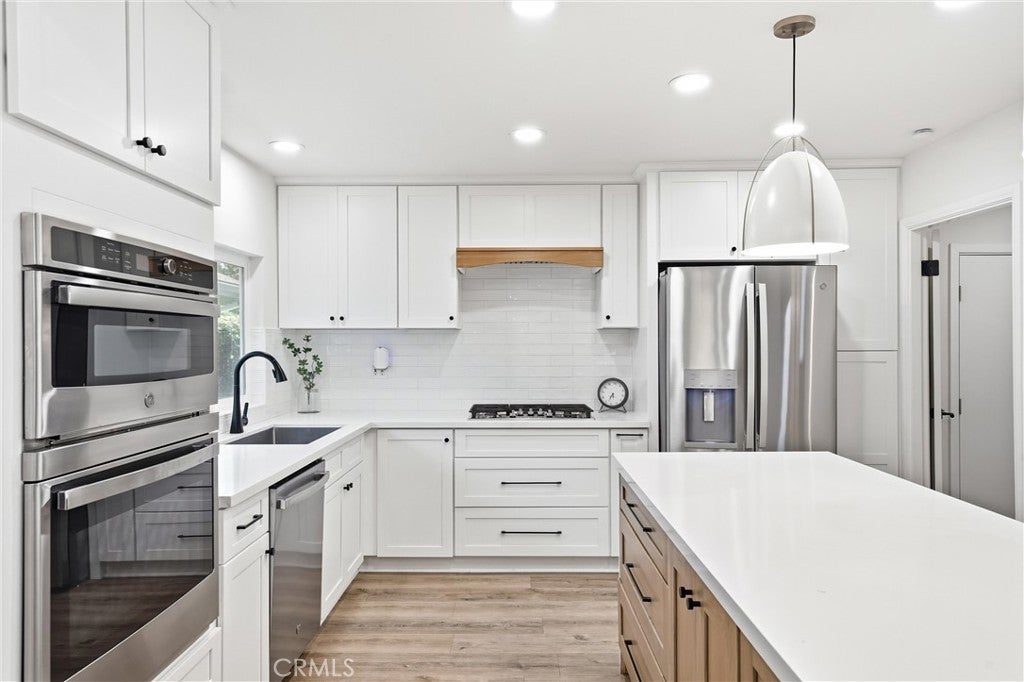 1467 N Kathleen