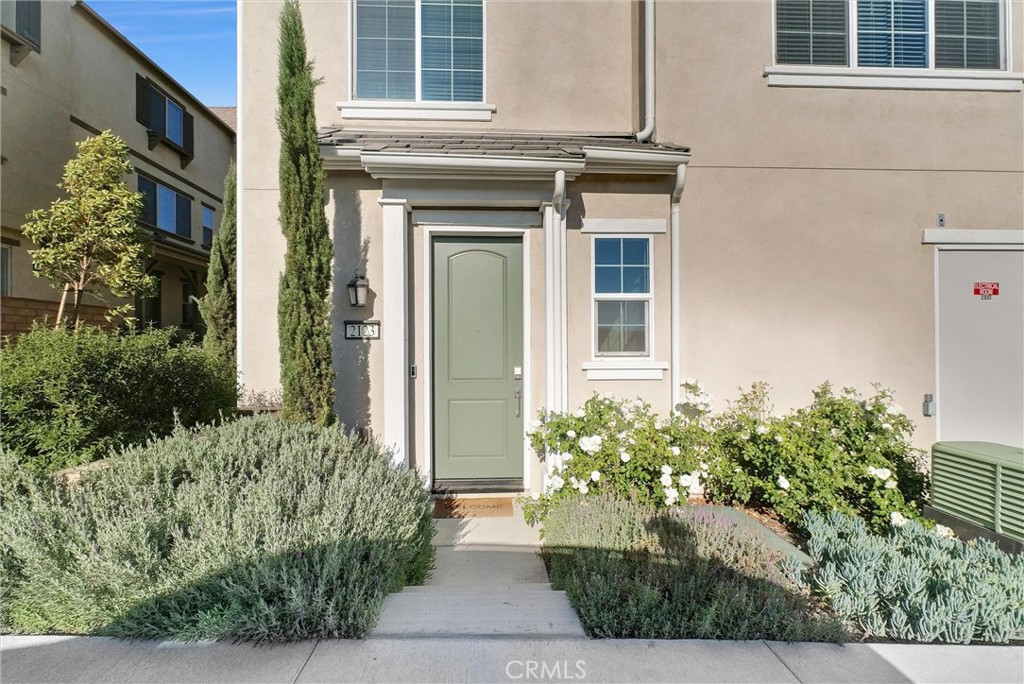 2123 Crescent Moon