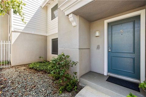 Photo of 17810 Devonshire Street #5, Northridge, CA 91325 (MLS # SR26070058)