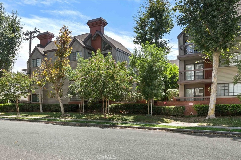 248 W Loraine Street 107