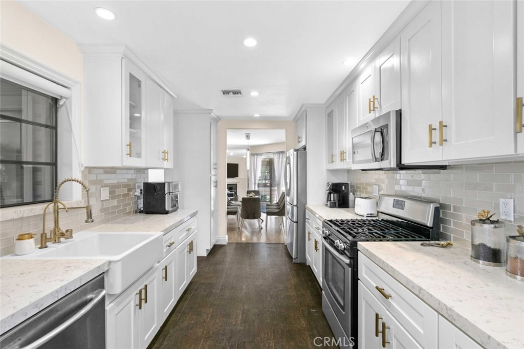 248 W Loraine Street 107