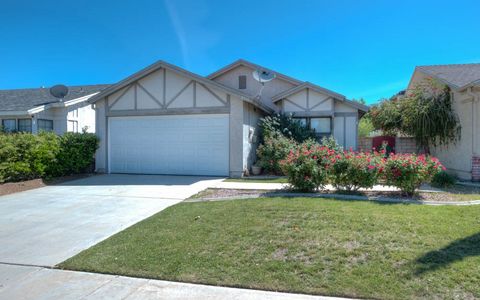 Photo of 2718 E Avenue Ave S, Palmdale, CA 93550 (MLS # SR26074697)