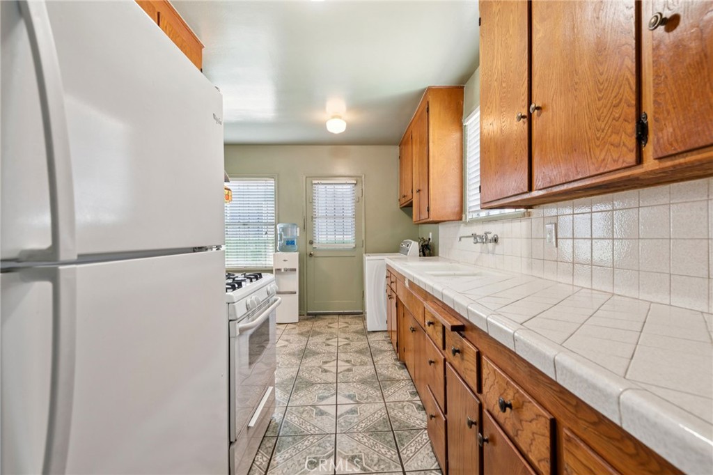 1908 W 134th Place
