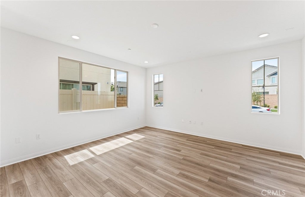 4234 East Flutter Privado