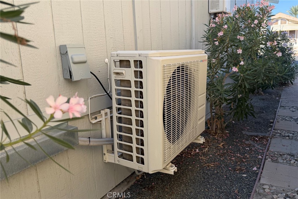 Desert Shadows RV Resort (33619) - Manufactured In Park