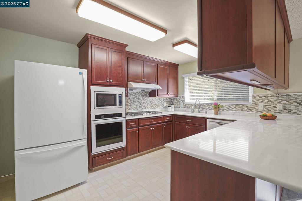 EL SOBRANTE - Residential