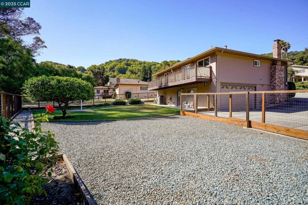 EL SOBRANTE - Residential