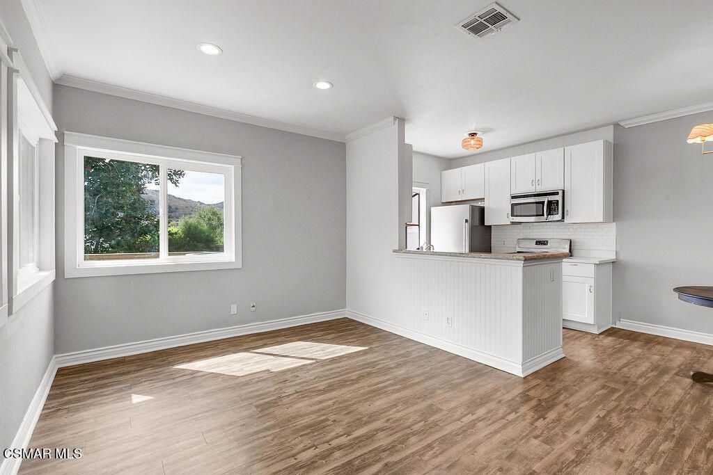 Photo of 110 Maegan Place #13, Thousand Oaks, CA 91362 (MLS # 226000229)