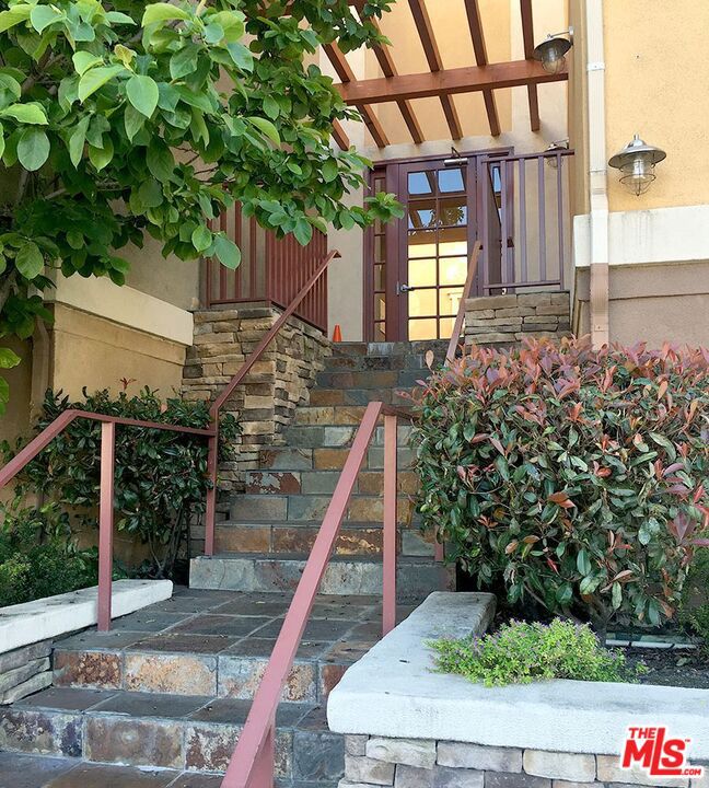 Properties 1 5820 David Avenue
