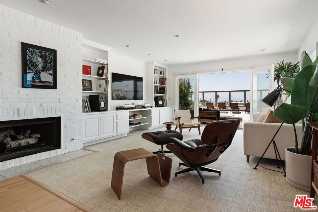 2431 3rd Street