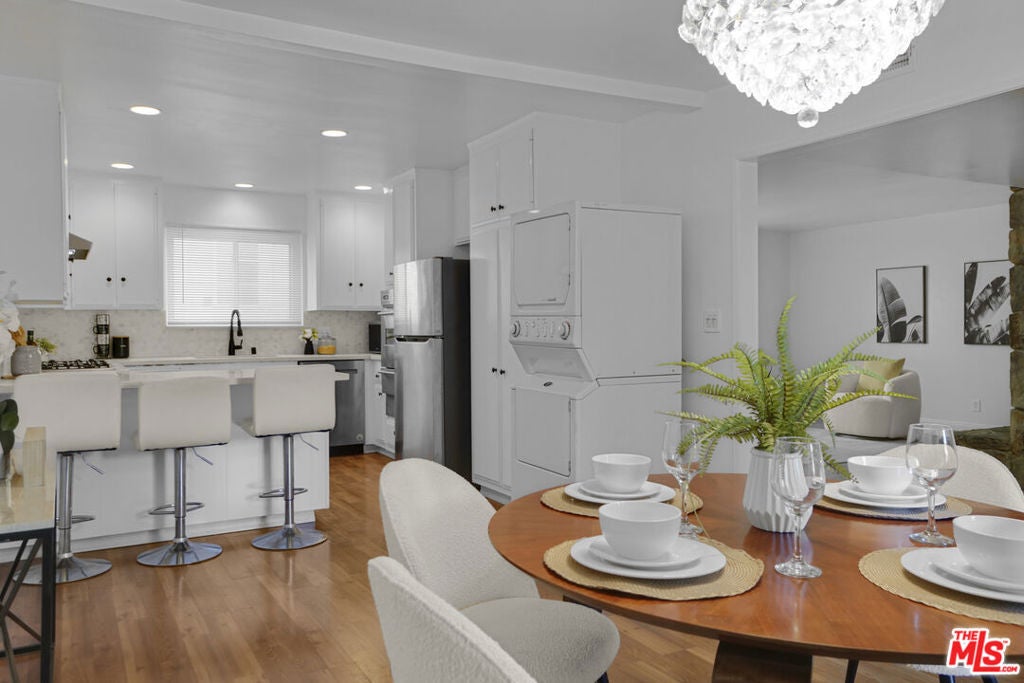 6740 Springpark Avenue 101, Los Angeles CA 90056
