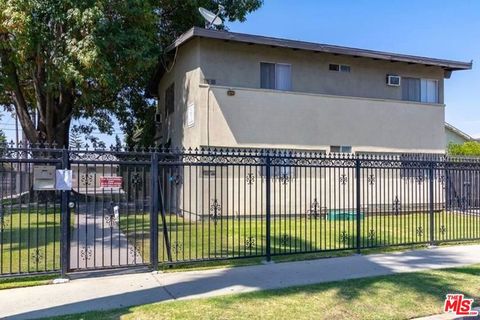 Photo of 3620 S Budlong Avenue #4, Los Angeles, CA 90007 (MLS # 25596147)