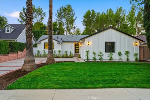 Photo of 20008 Friar Street, Woodland Hills, CA 91367 (MLS # SR25155873) Photo of 20008 Friar Street, Woodland Hills, CA 91367 (MLS # SR25155873)