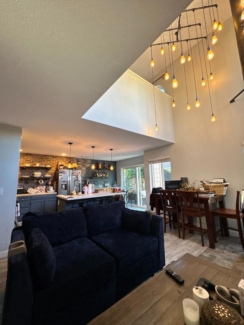 833 S San Thomas Aquino Road L