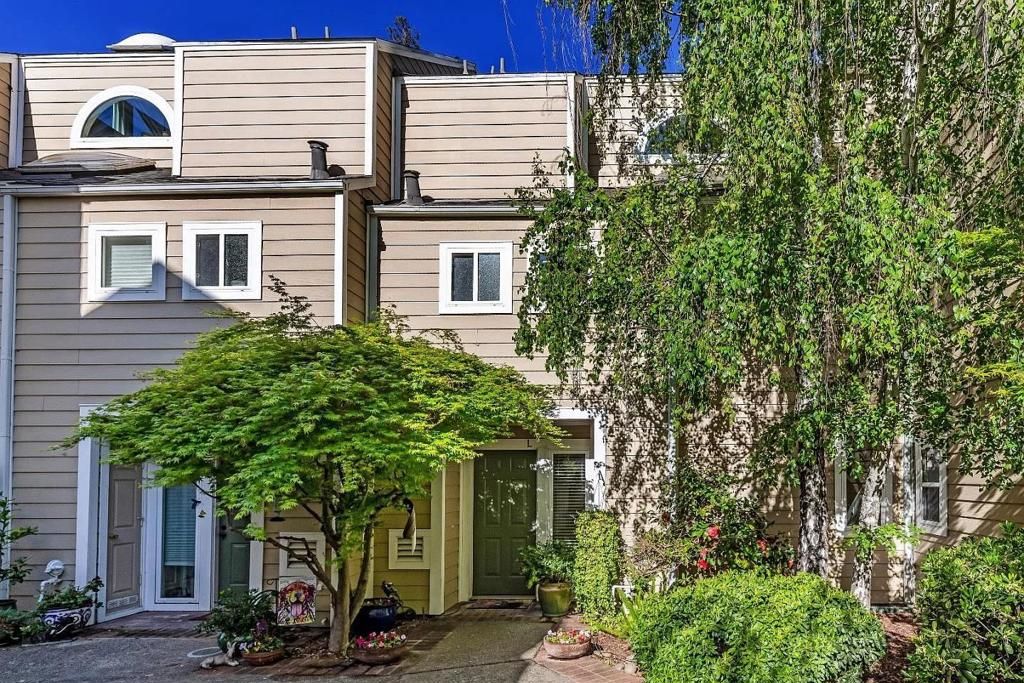 Photo of 833 S San Thomas Aquino Road #L, Campbell, CA 95008 (MLS # ML82028418)