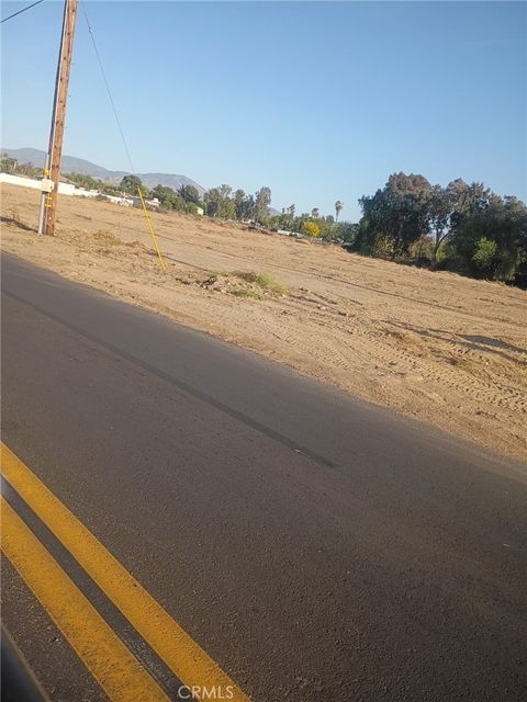 Photo of 0 E Charlton, Hemet, CA 92544 (MLS # DW26088292)
