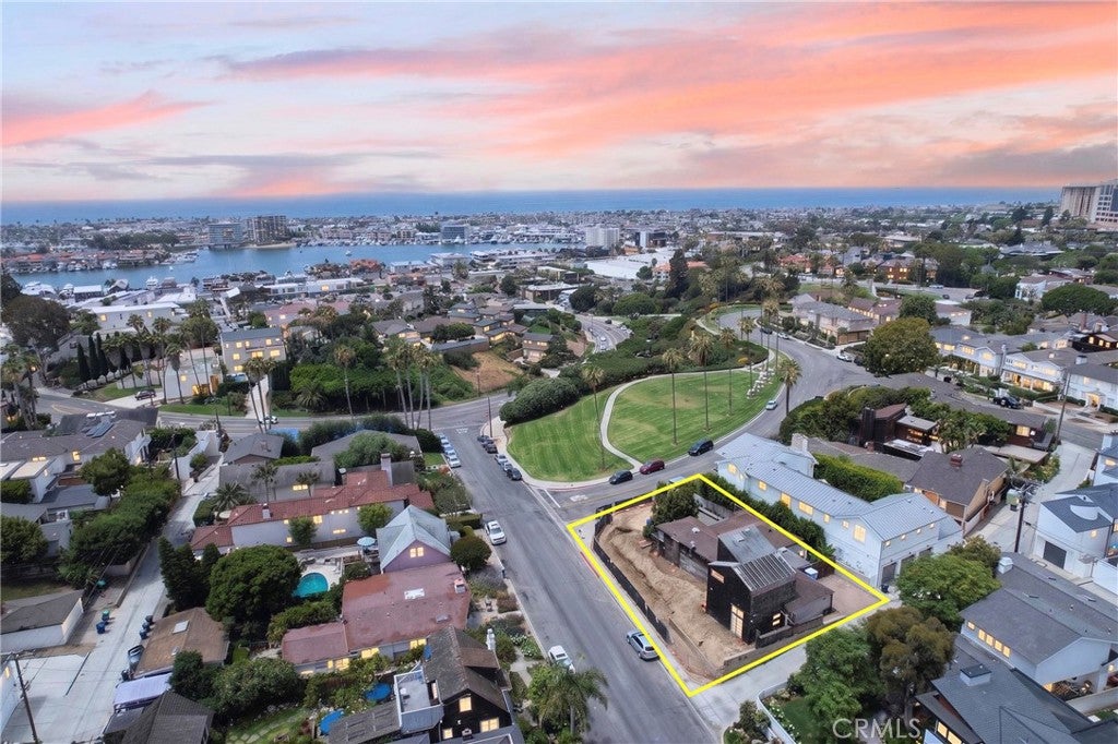 2700 Cliff DR, Newport Beach CA 92663