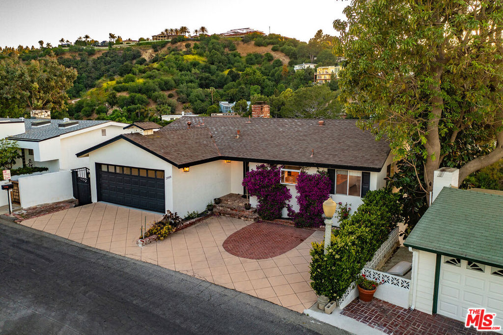 3909 Glenridge Drive