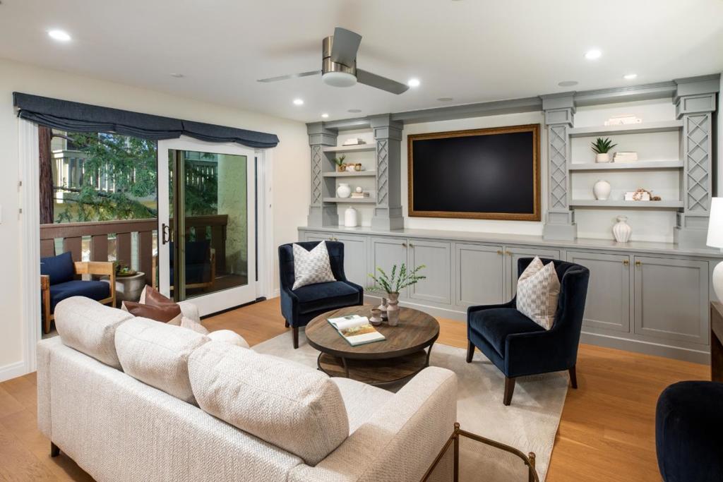 226 W Edith Avenue 20