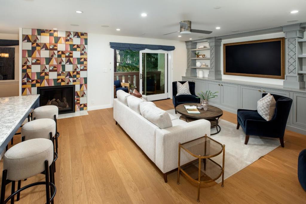 226 W Edith Avenue 20