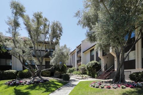Photo of 226 W Edith Avenue #20, Los Altos, CA 94022 (MLS # ML82042133)