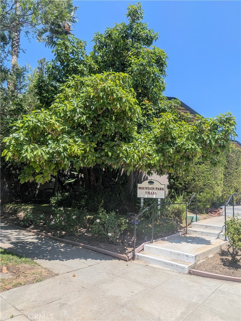 2490 E Mountain Avenue