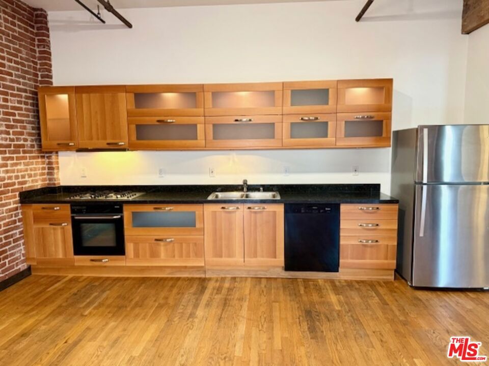 215 S Santa Fe Avenue 4