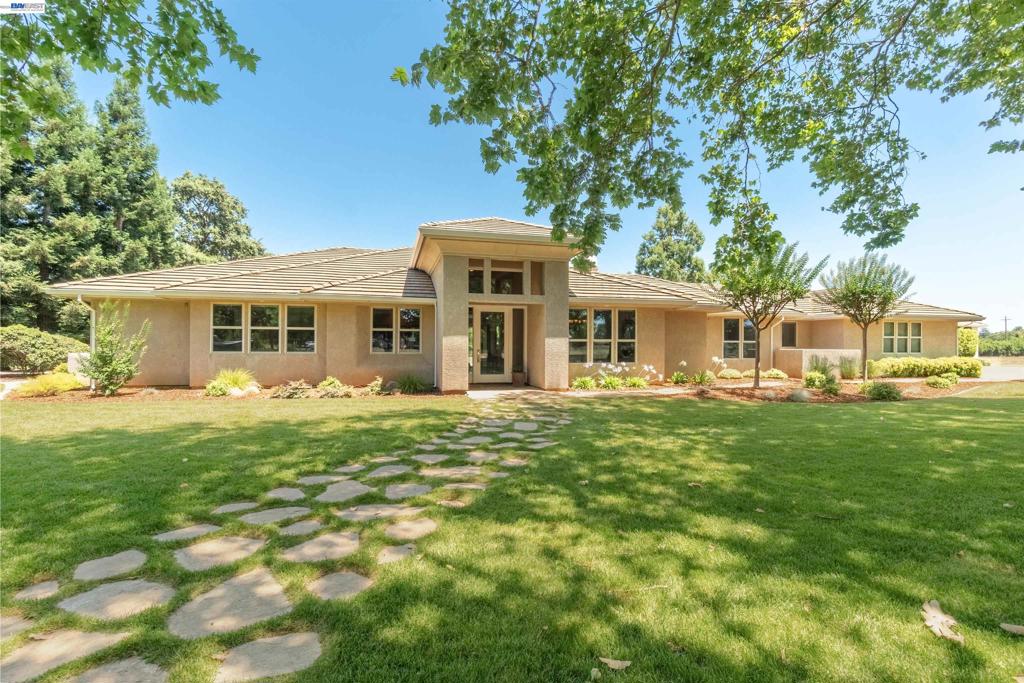 10055 Justamere Ln