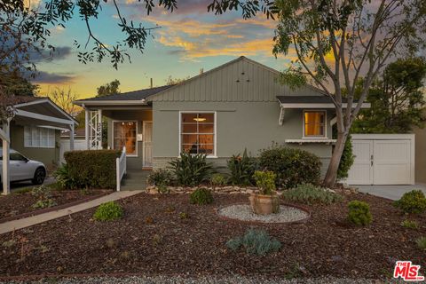 Photo of 3766 Beethoven Street, Los Angeles, CA 90066 (MLS # 26661387)