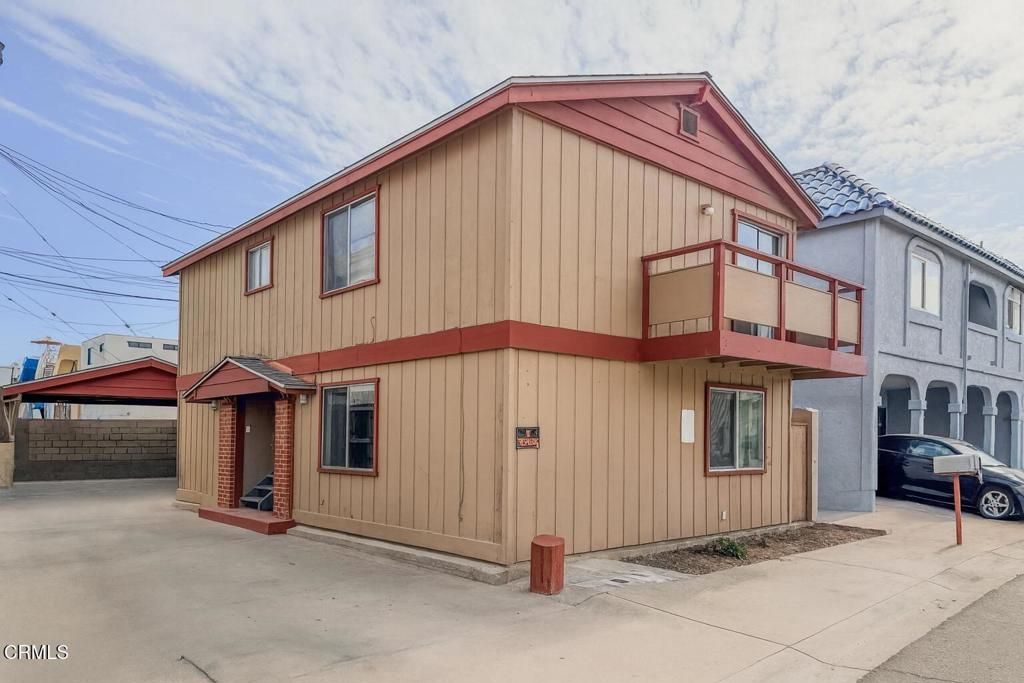 Photo of 108 Los Angeles Avenue, Oxnard, CA 93035 (MLS # V1-33035)