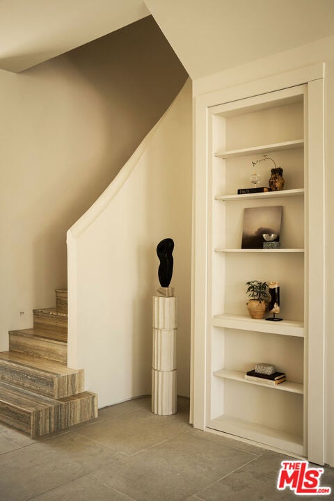6111 Hargis Street, Los Angeles CA 90034