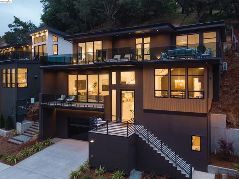 Photo of 1667 Trestle Glen Rd, Oakland, CA 94610 (MLS # 41137947)