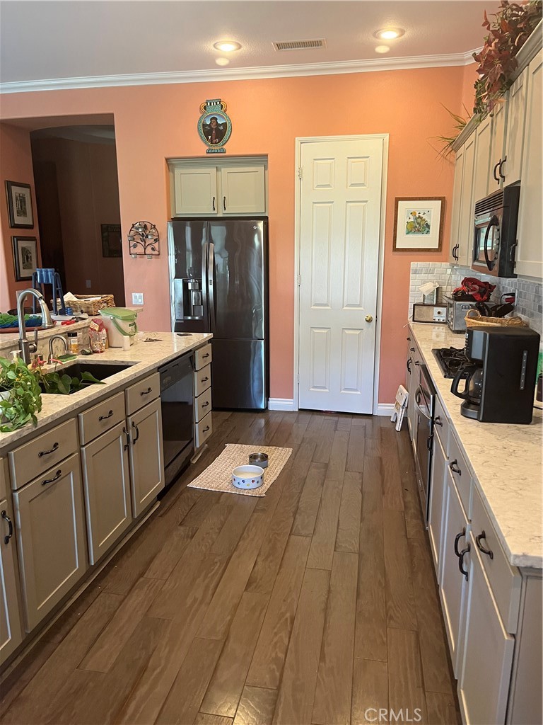 Mission Hills/Lake Front (32150) - Residential