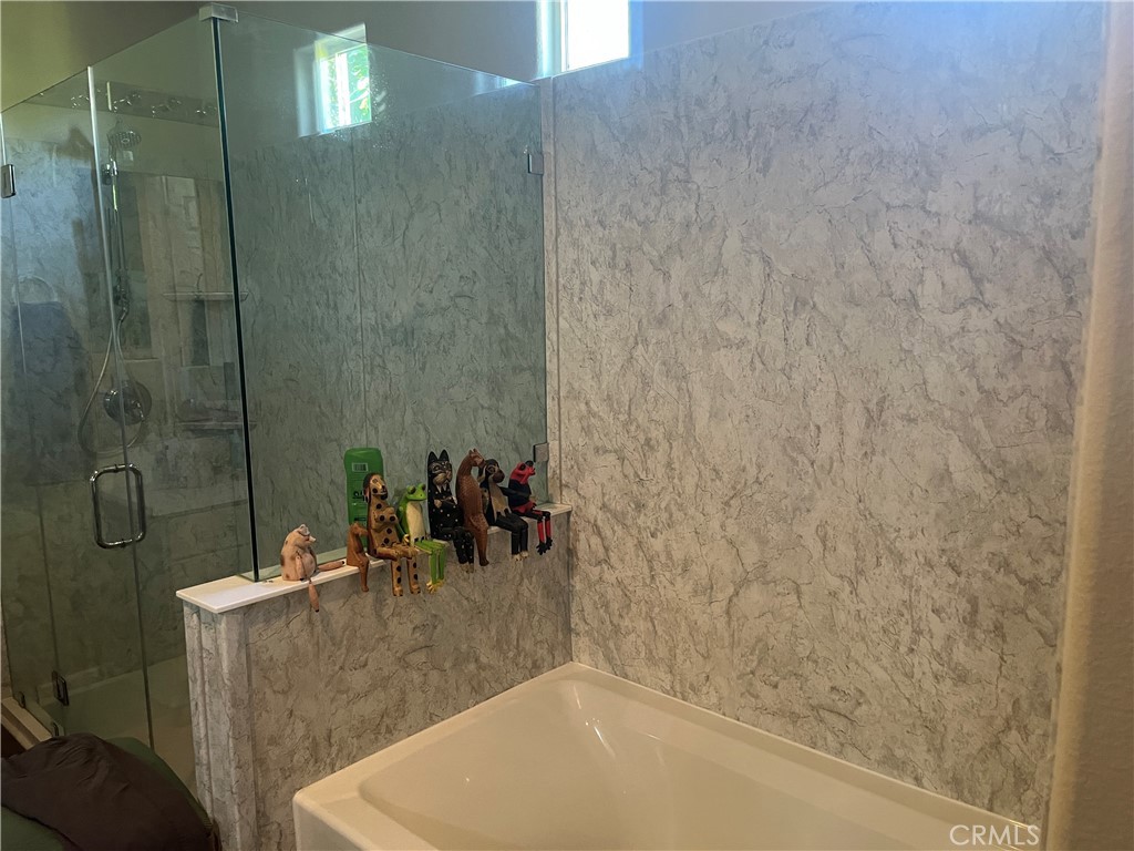 Mission Hills/Lake Front (32150) - Residential