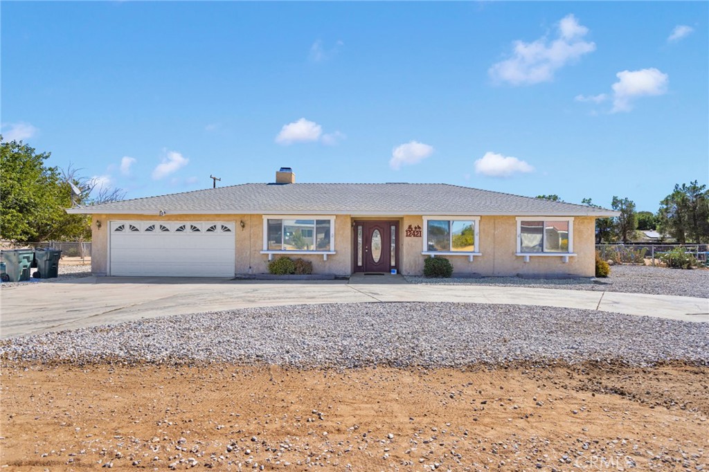This Apple Valley home is the perfect opportunity for anyone looking to invest, flip, or create their own starter home. Conveniently located near shopping, dining, and schools, and just 20 minutes from the I-15 freeway, this property offers both accessibility and potential. With a little TLC, it can easily be transformed into a charming residence or profitable investment.
Featuring a functional floor plan and a spacious lot, there’s plenty of room to add your personal touch. Whether you’re a first-time buyer ready to build equity or an investor looking for your next project, this home checks the boxes for location and opportunity. Don’t miss the chance to bring out its full potential and make it truly shine!