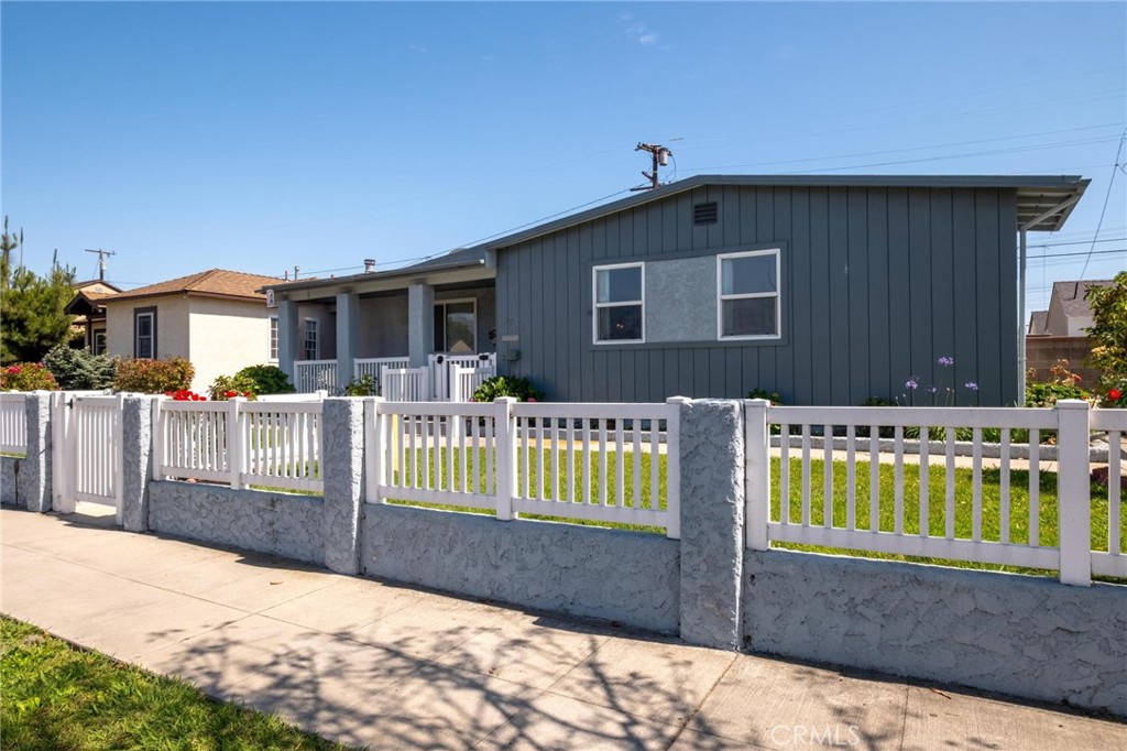 2736 Artesia Blvd.