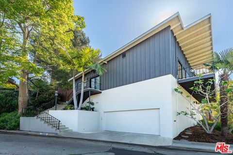 Photo of 1860 Lucile Avenue, Los Angeles, CA 90026 (MLS # 26662617)