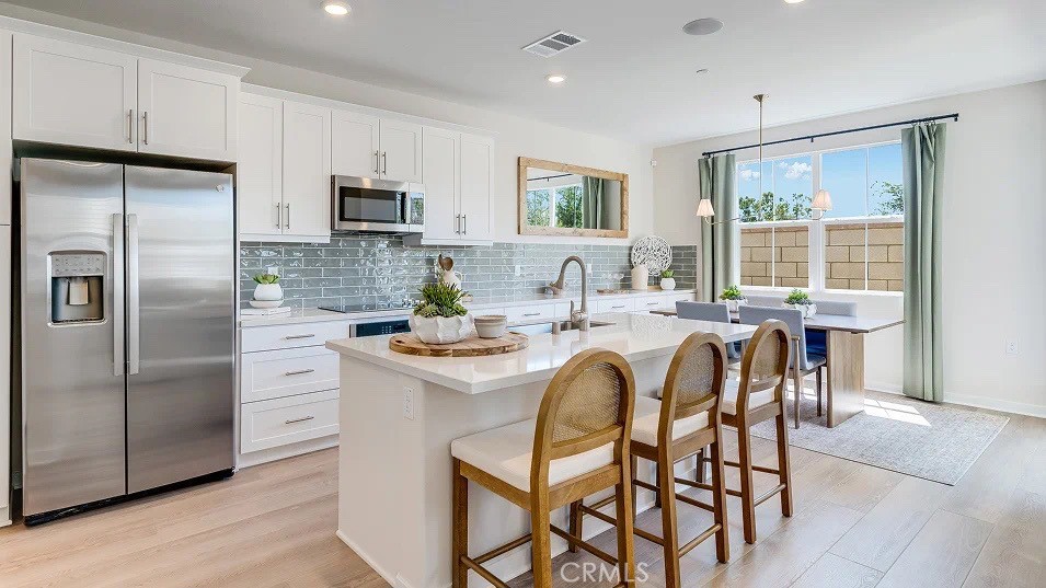 2655 E Forest Paseo