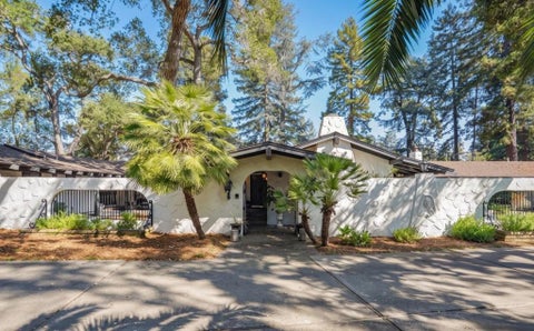 Photo of 1 Edge Road, Atherton, CA 94027 (MLS # ML82055935)