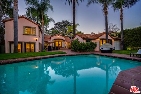Photo of 616 N Maple Drive, Beverly Hills, CA 90210 (MLS # 26874827)