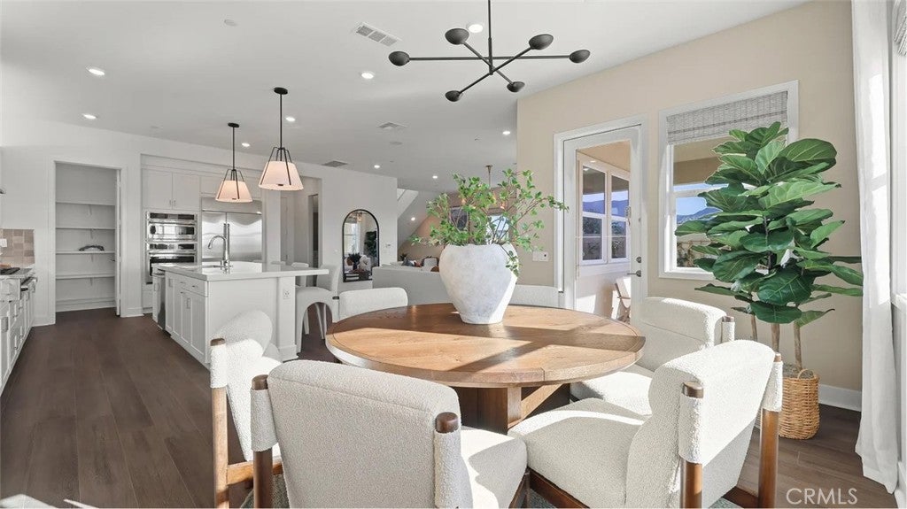 2033 Oreste Lane