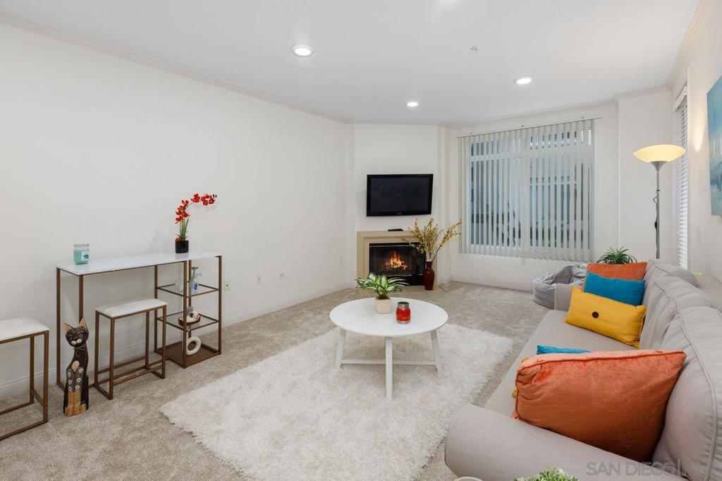 9263 Regents Rd B304