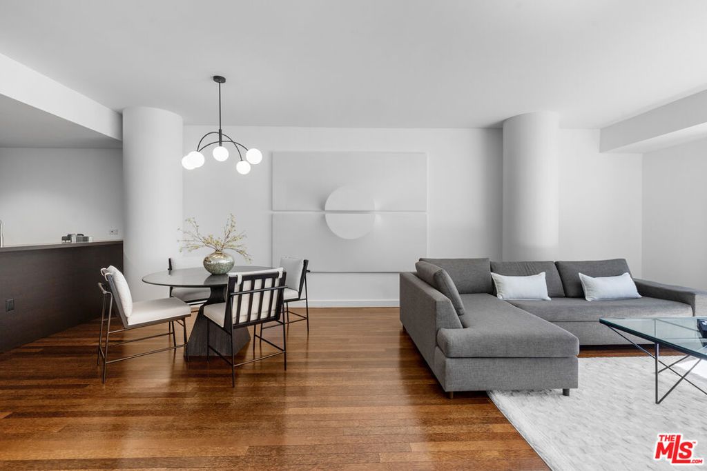 Photo of 6250 Hollywood Boulevard #7K, Los Angeles, CA 90028 (MLS # 25610051)